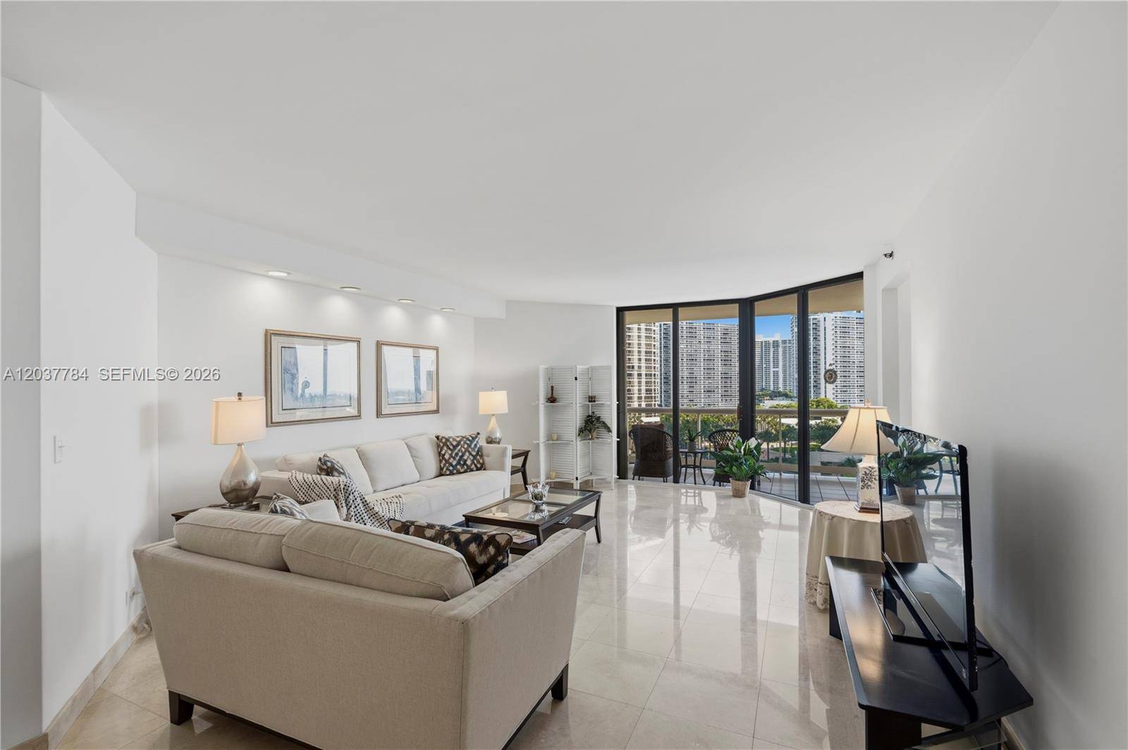 20191 E Country Club DrAventura - Condo 5+ Stories,Condo condo unit 803 - picture