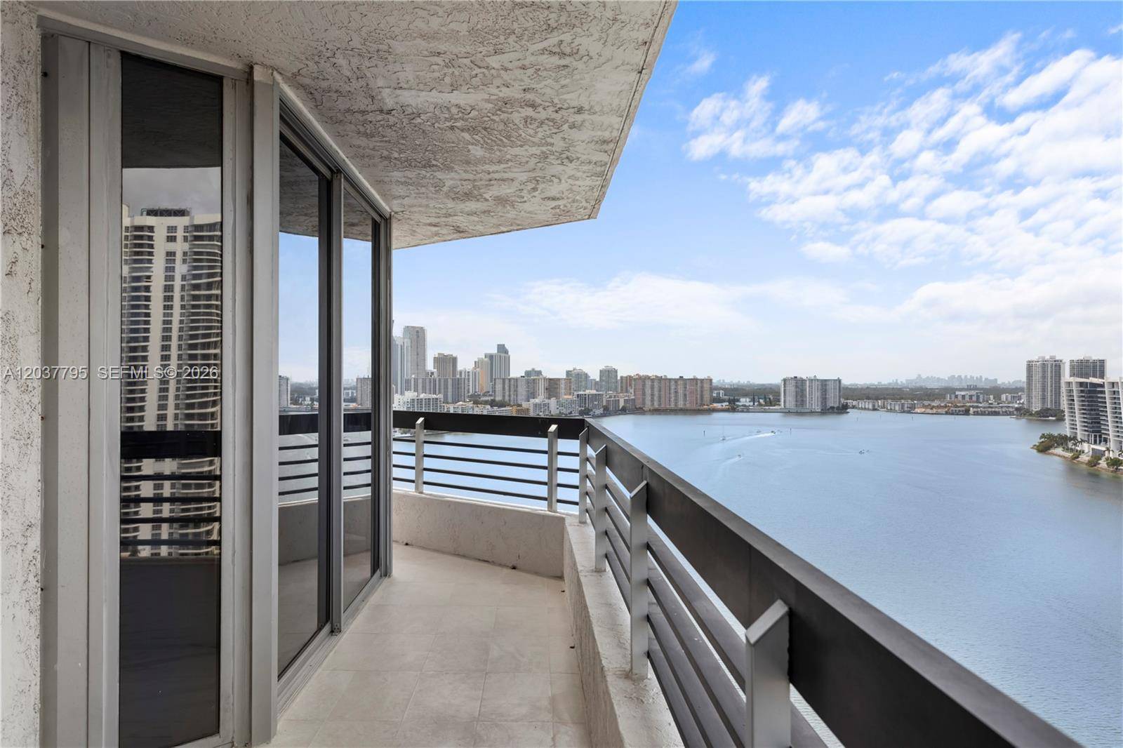 19195 NE 36th CtAventura - Condo/Co-Op/Annual,Condo condo unit 2301 - picture