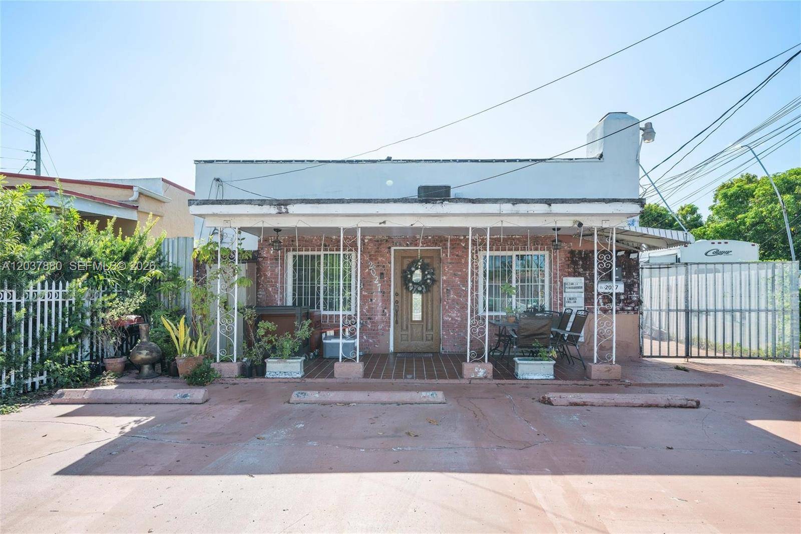 2027 SW 58th AveMiami - picture