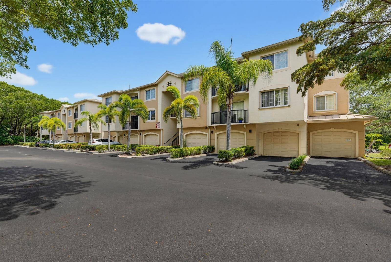 400 N Crestwood CtRoyal Palm Beach - Condo condo unit 417 - picture