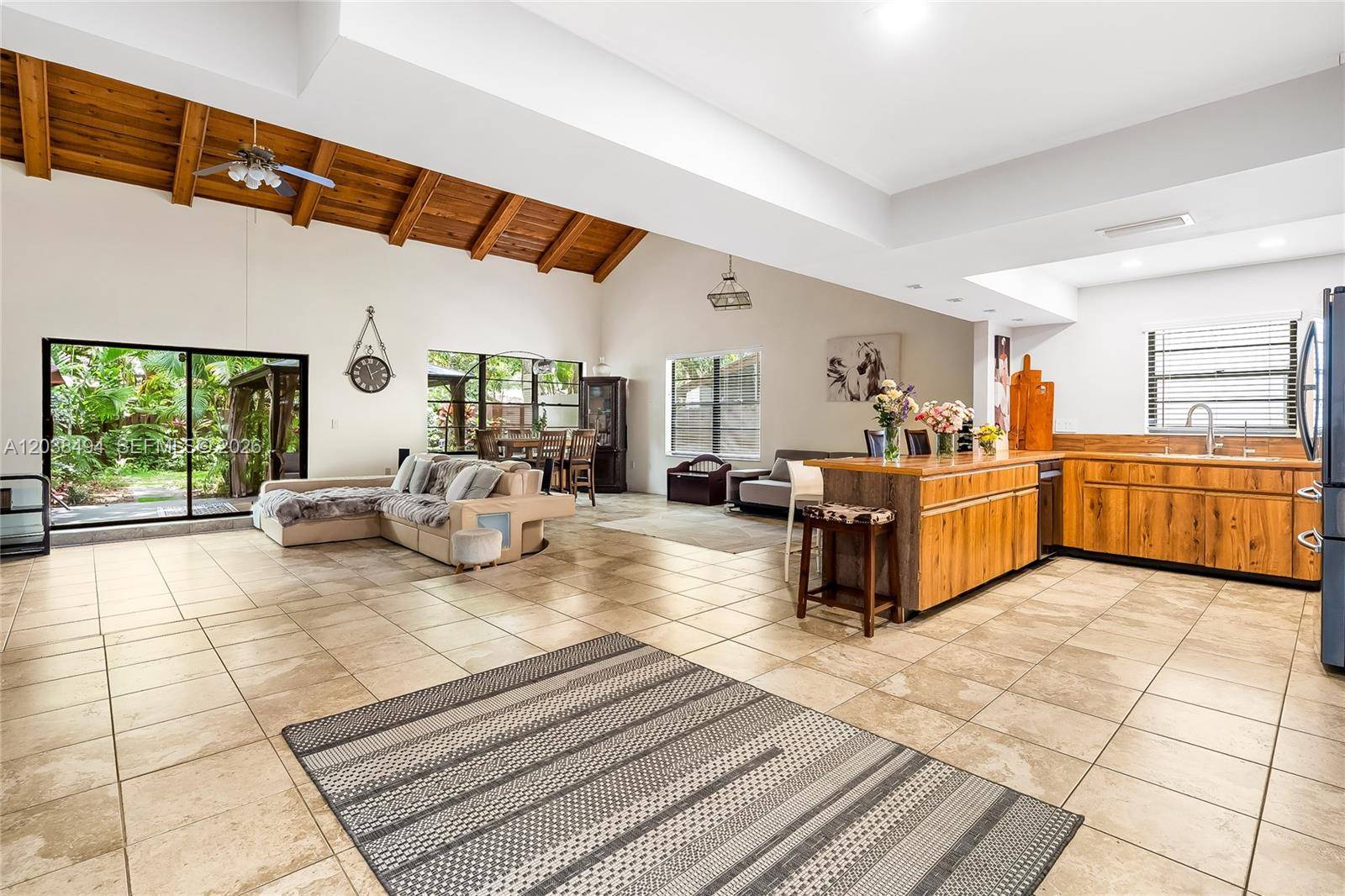 3340 Oak DrHollywood - picture