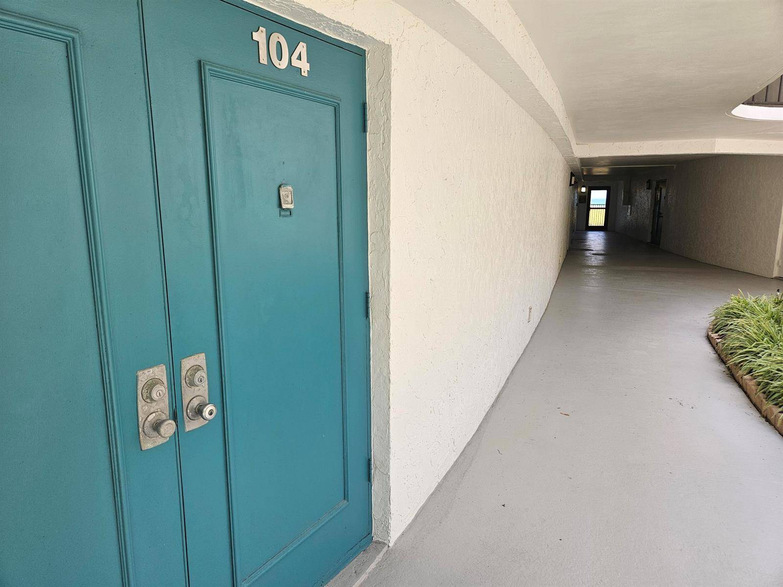 1357 NE OceanStuart - SUNTIDE CONDO,SUNTIDE condo unit 104 - picture
