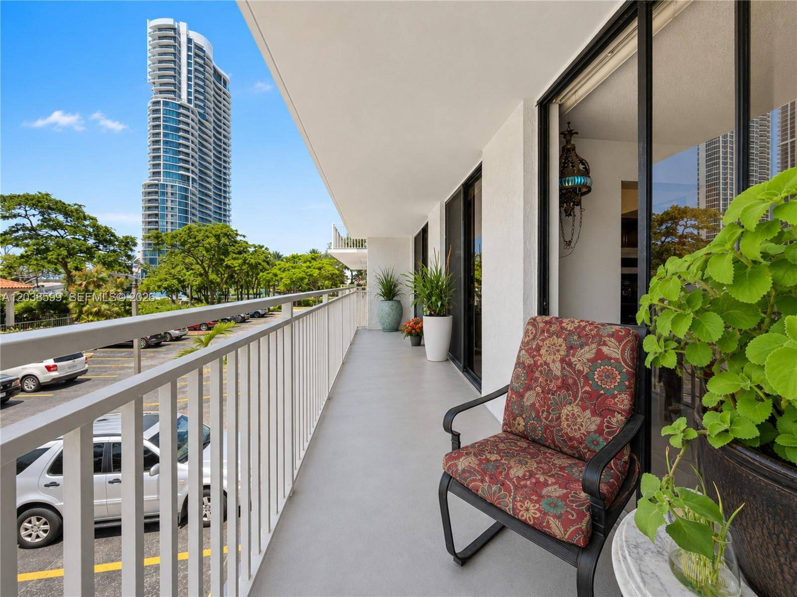 210 174th StSunny Isles Beach - Condo 5+ Stories,Condo condo unit M18 - picture