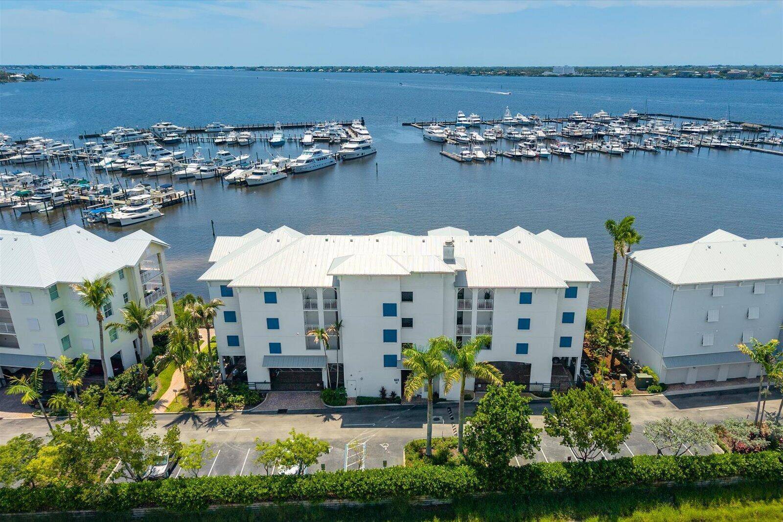 715 NW FlaglerStuart - HARBORAGE YACHT CONDO condo unit 302 - picture