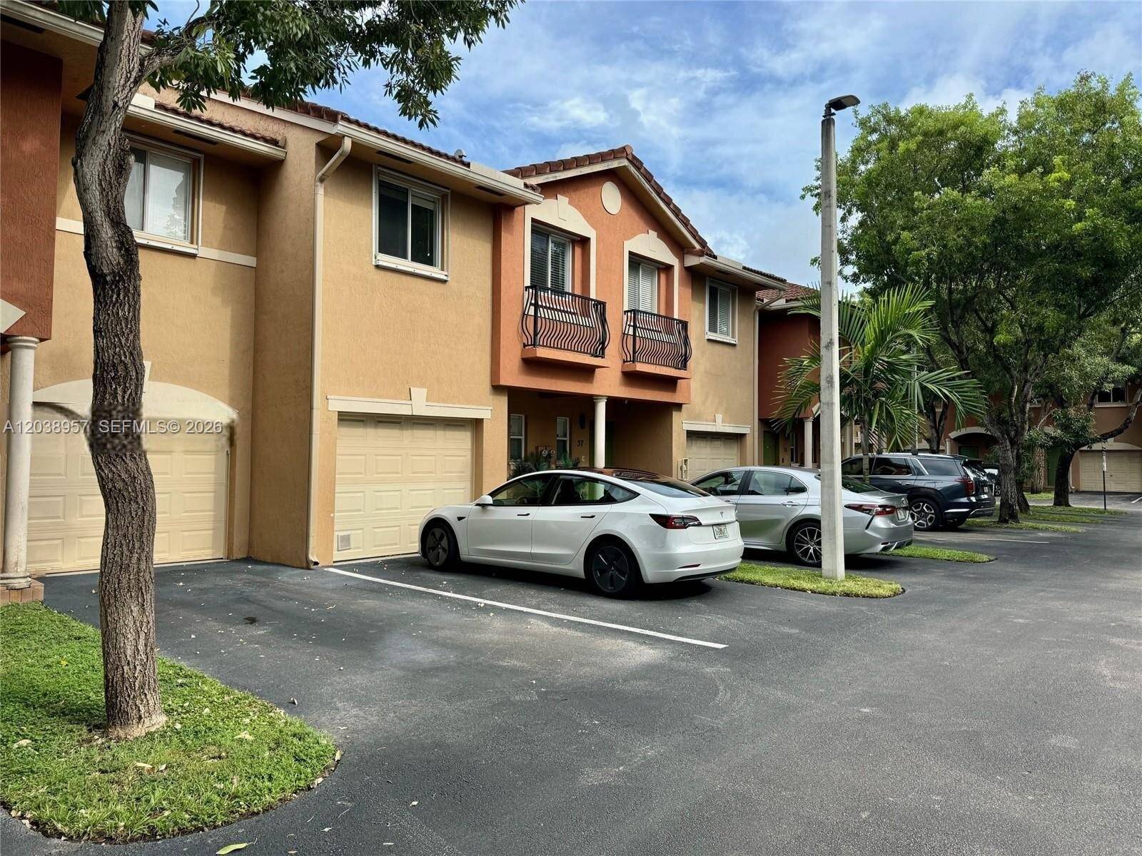 35 SE 3rd AveHallandale Beach - Townhouse Fee Simple,Townhouse condo unit 11 - picture