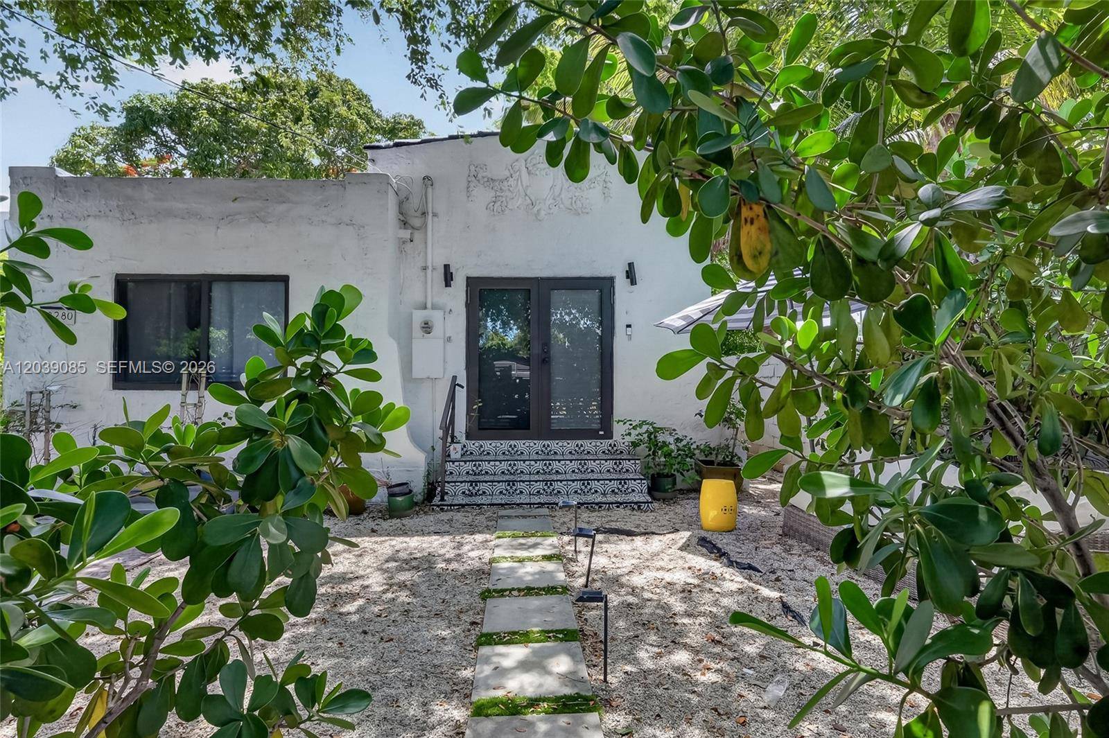 8280 NE 1st PlMiami - picture