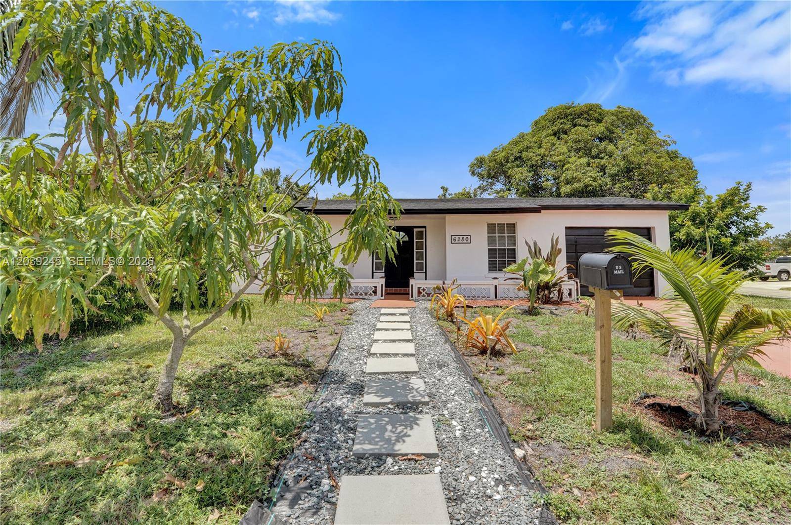 6280 SW 8th PlNorth Lauderdale - picture