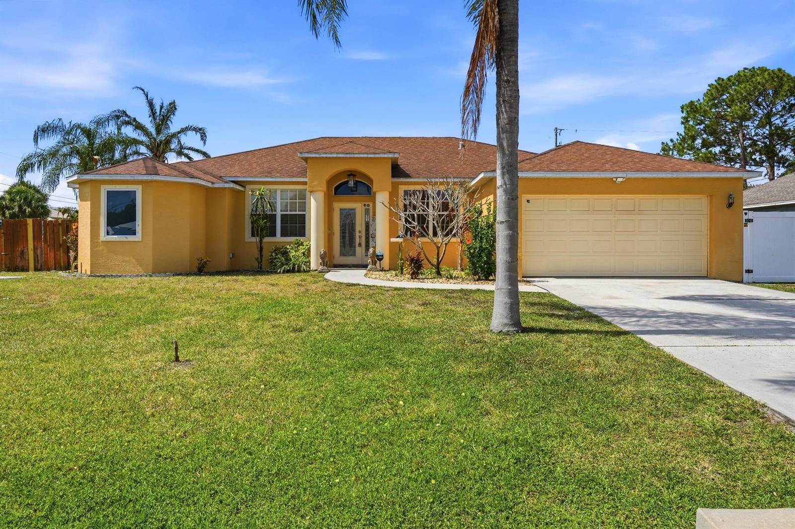 1202 SW San EstebanPort St. Lucie - picture
