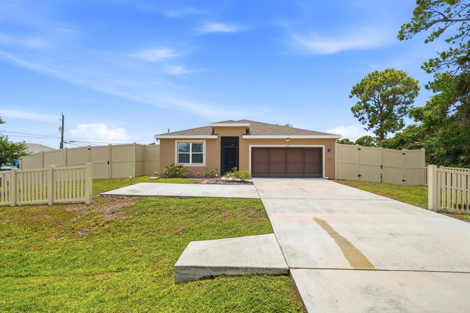 1572 SW PaarPort St. Lucie - picture