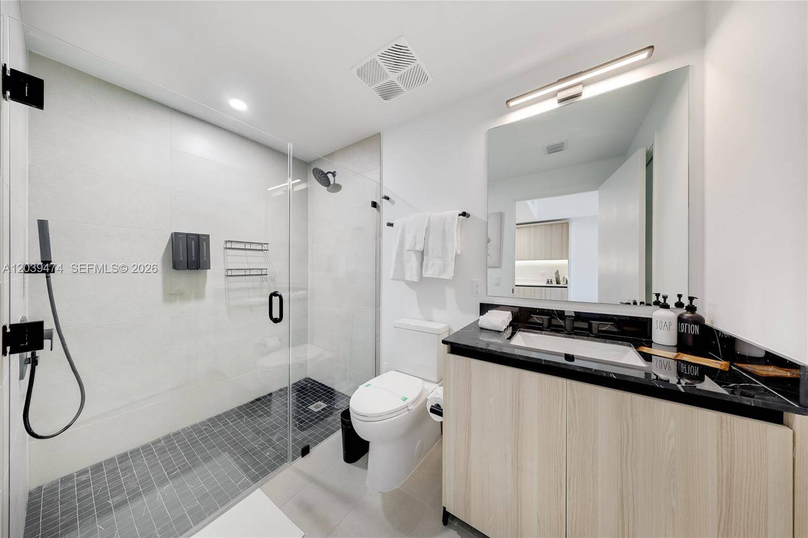 225 N Miami AveMiami - Condo/Co-Op/Annual,Condo condo unit 1510 - picture
