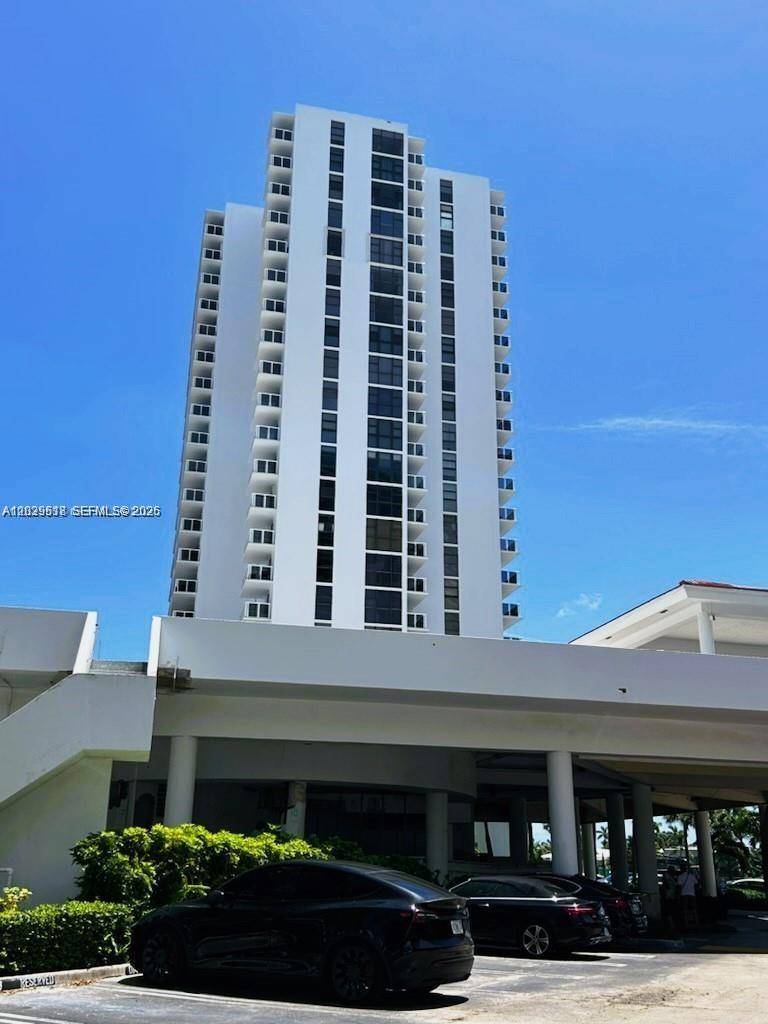 20515 E Country Club DrAventura - Condo 5+ Stories,Condo condo unit 142 - picture