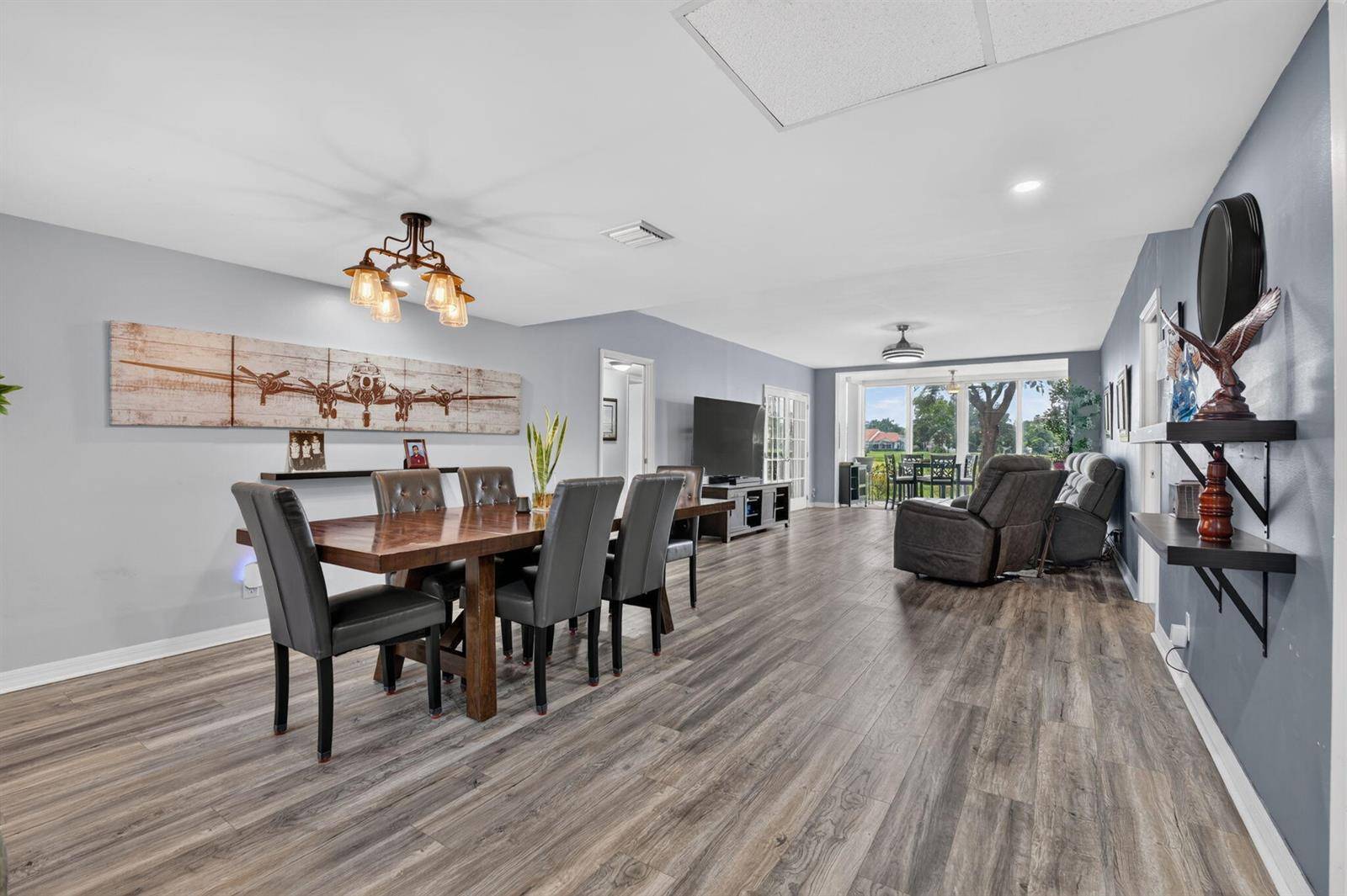 3960 Oaks ClubhousePompano Beach - NO 78 PALM-AIRE COUNTRY CL condo unit 110 - picture