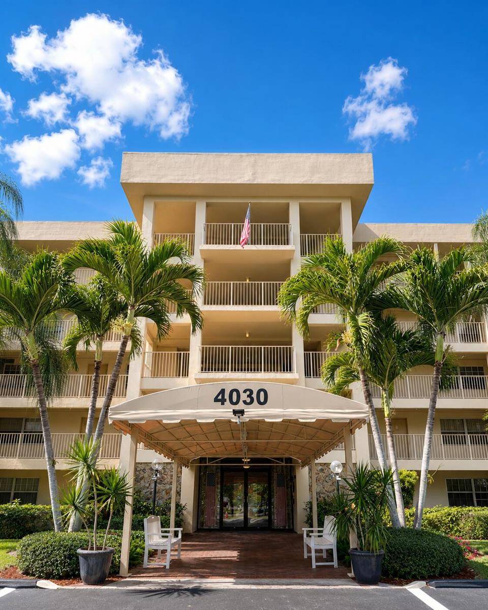4030 W Palm AirePompano Beach - NO 102 PALM-AIRE COUNTRY C condo unit 206 - picture