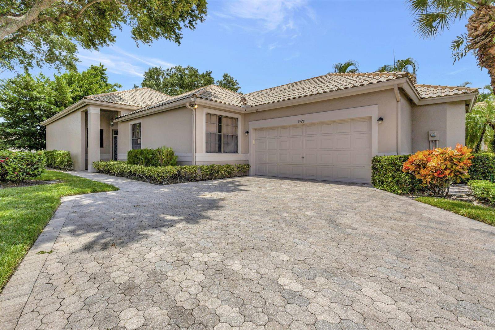 4528 Barclay FairLake Worth - picture