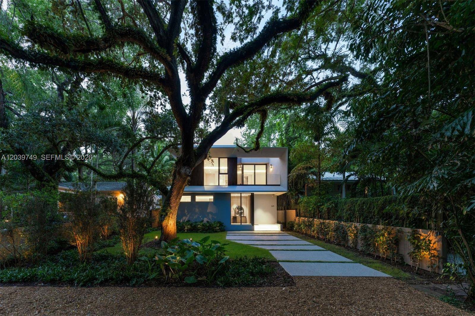 3579 Avocado AveMiami - picture