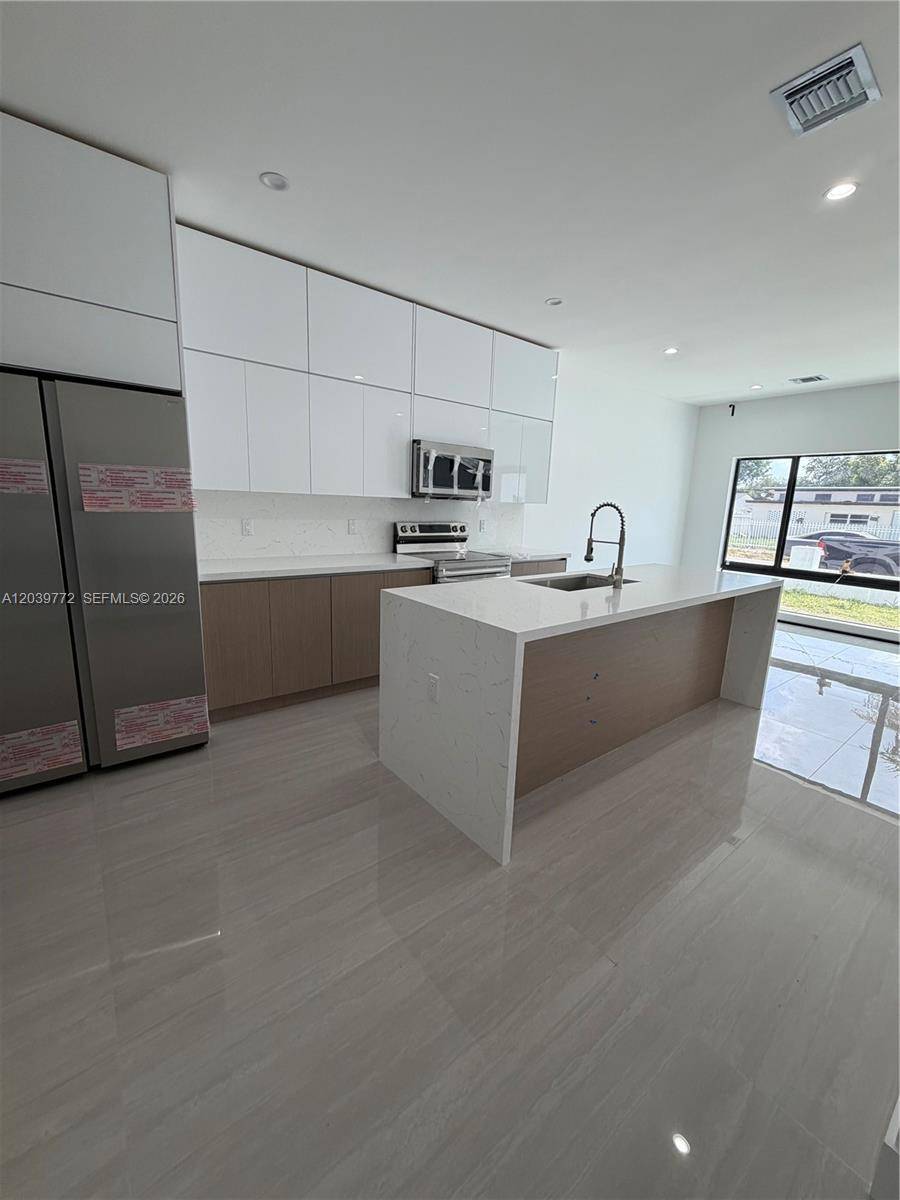 9708 NW 26th AveMiami - picture