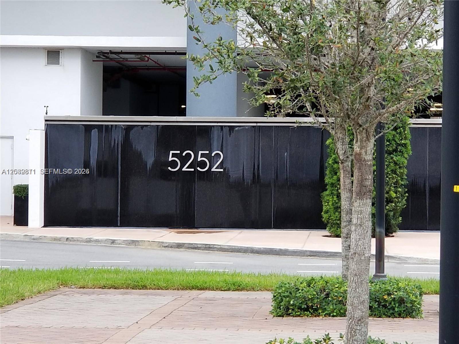 5252 NW 85th AveDoral - Apartments-Annual,Condo condo unit 1504 - picture