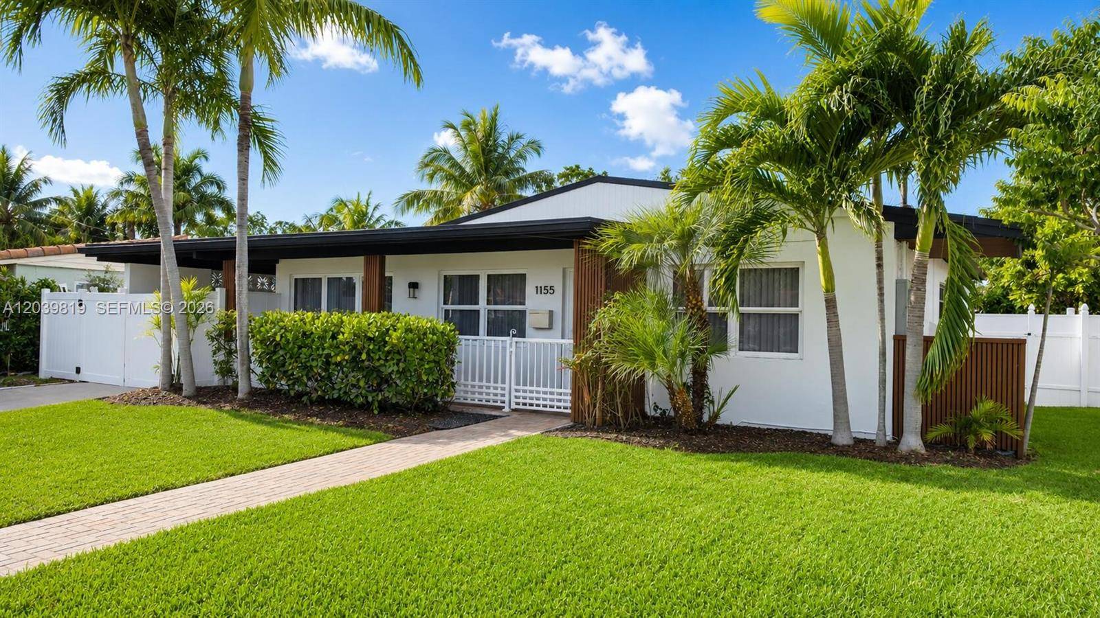 1155 Hayes StHollywood - picture