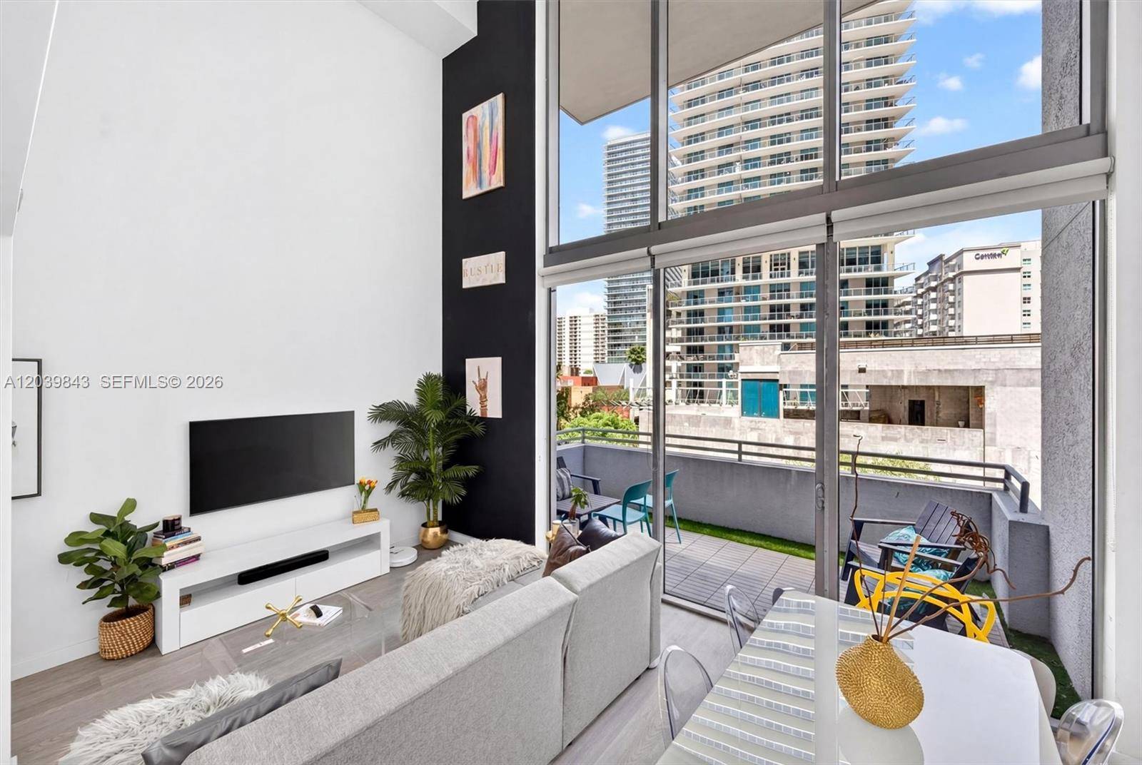 1050 Brickell AveMiami - 1060 BRICKELL CONDO condo unit 420 - picture
