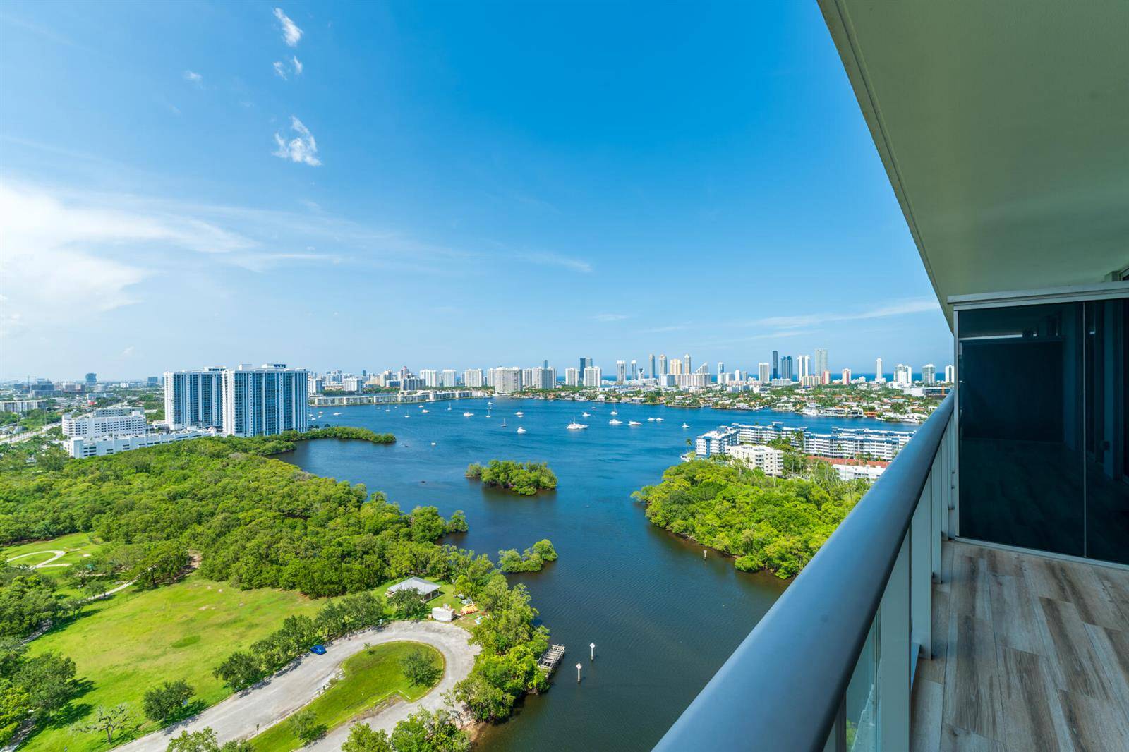 16385 BiscayneNorth Miami Beach - THE HARBOUR NORTH CONDO,THE HARBOR NORTH condo unit 2502 - picture