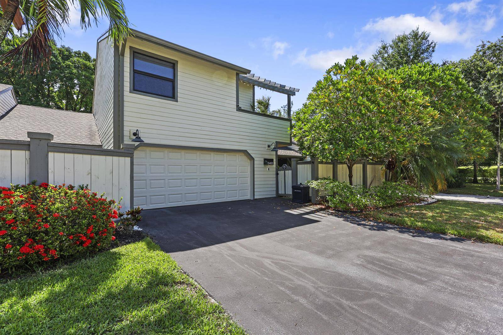 13400 Bedford MewsWellington - picture