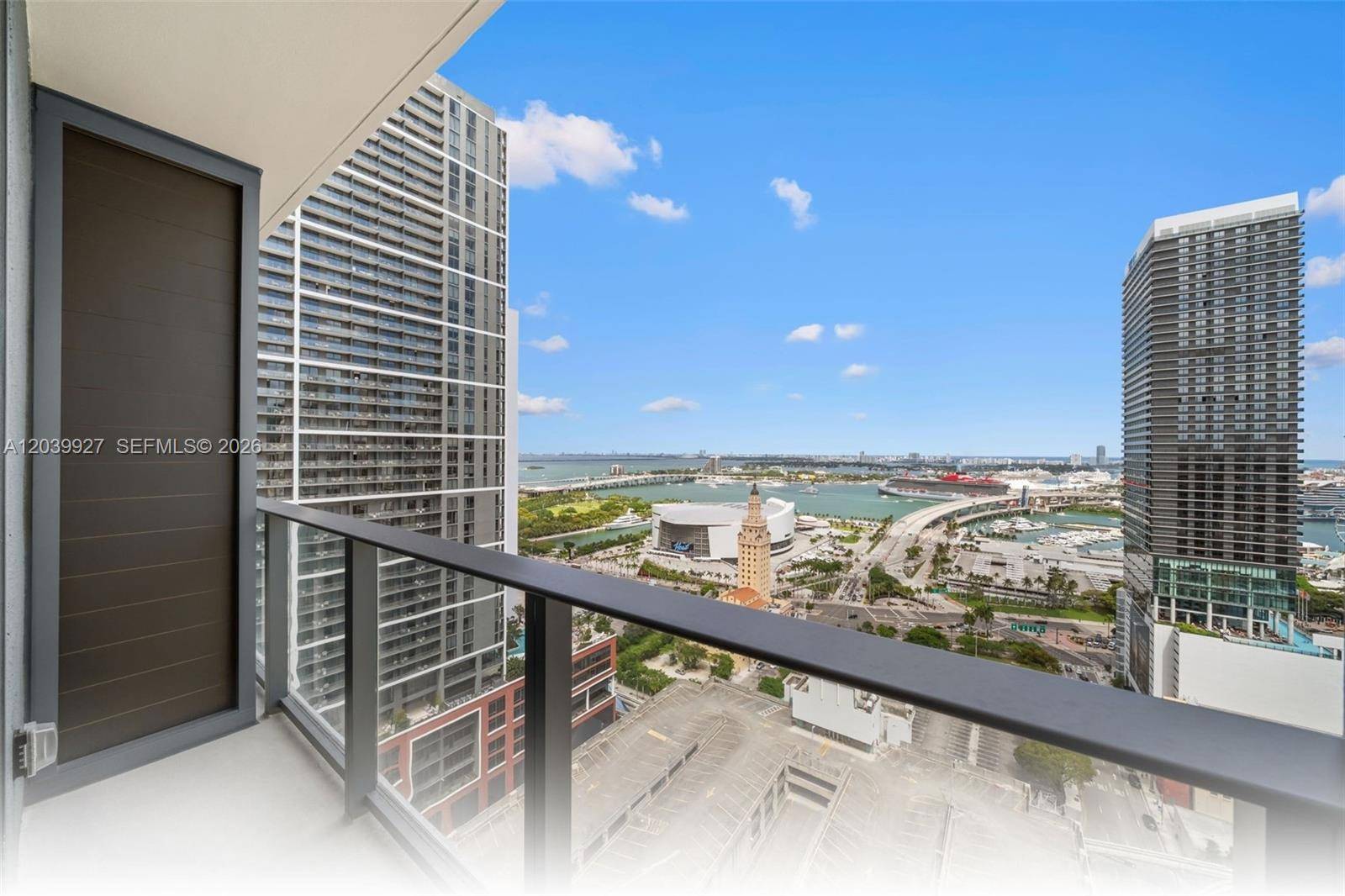 121 NE 5th StMiami - 501 FIRST RESIDENCES condo unit 3200 - picture