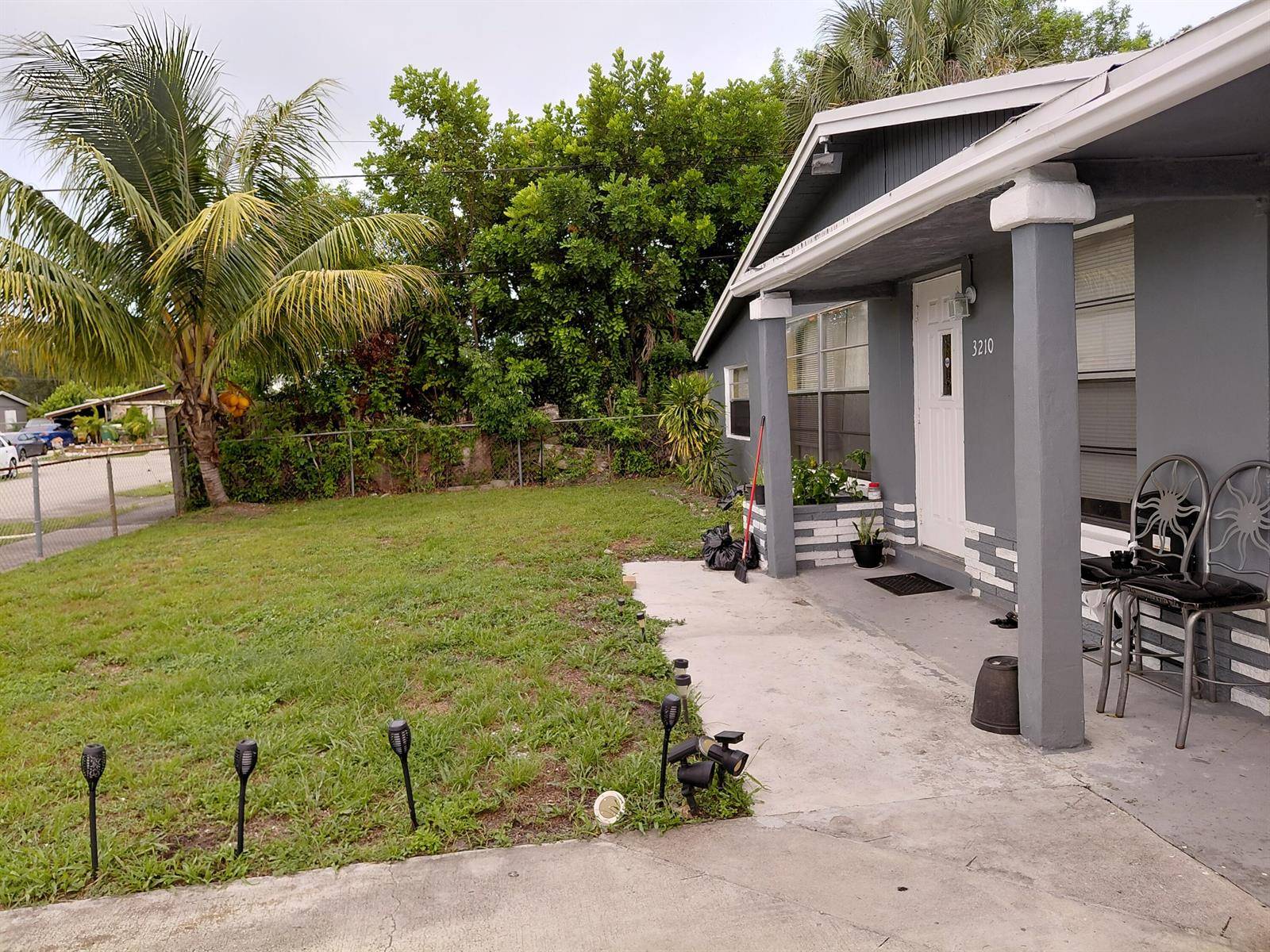 3210 NW 18thLauderhill - picture