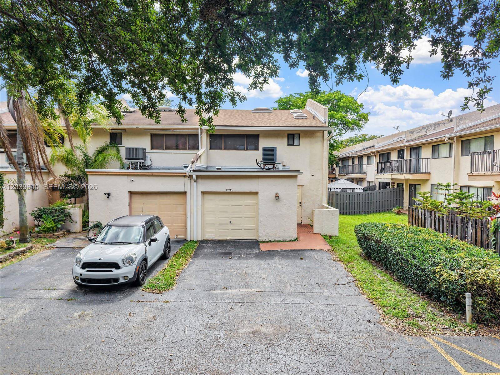 4293 N 76th AveDavie - picture