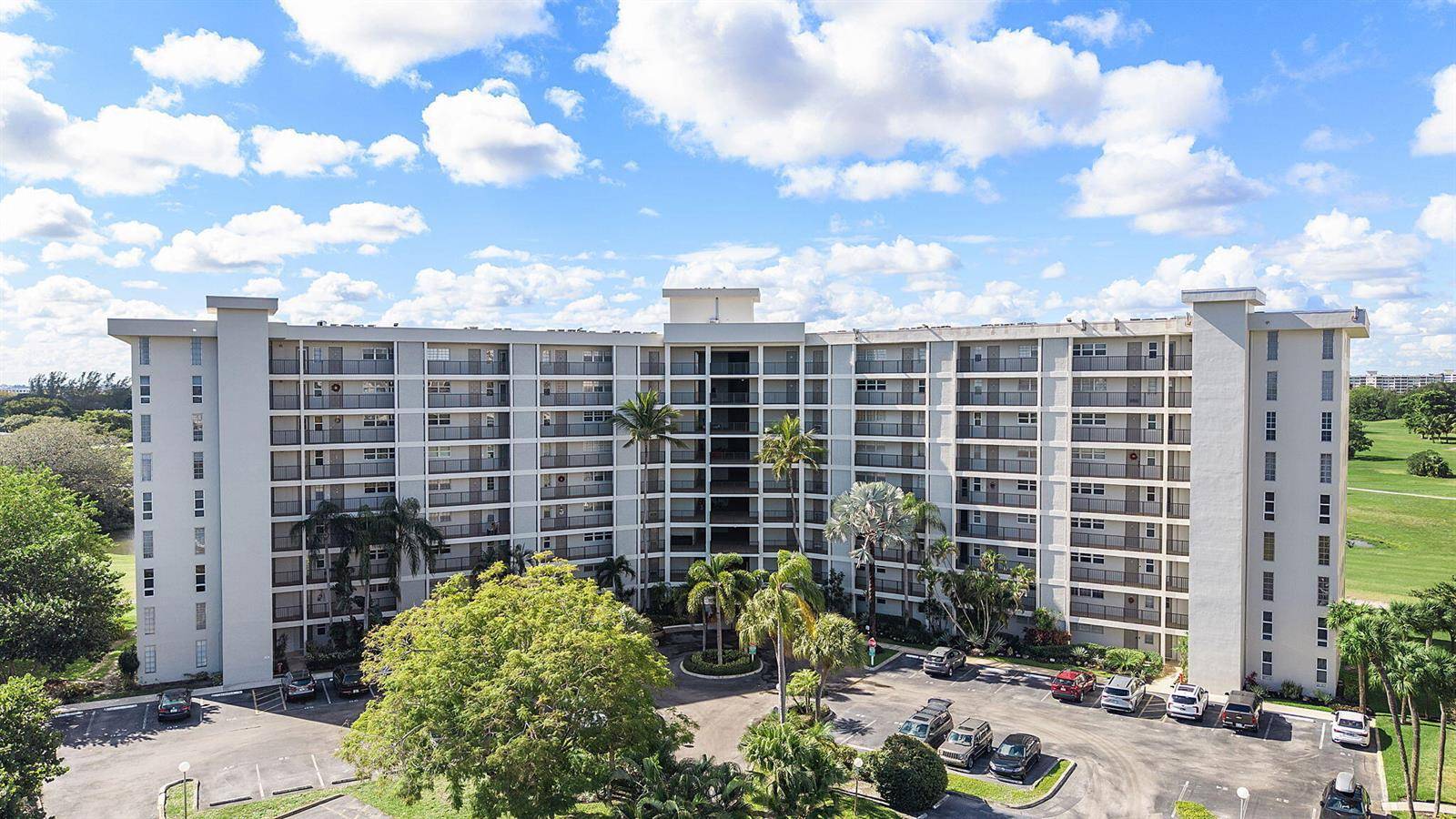 2681 S CoursePompano Beach - NO 22 PALM-AIRE COUNTRY CL condo unit 712 - picture