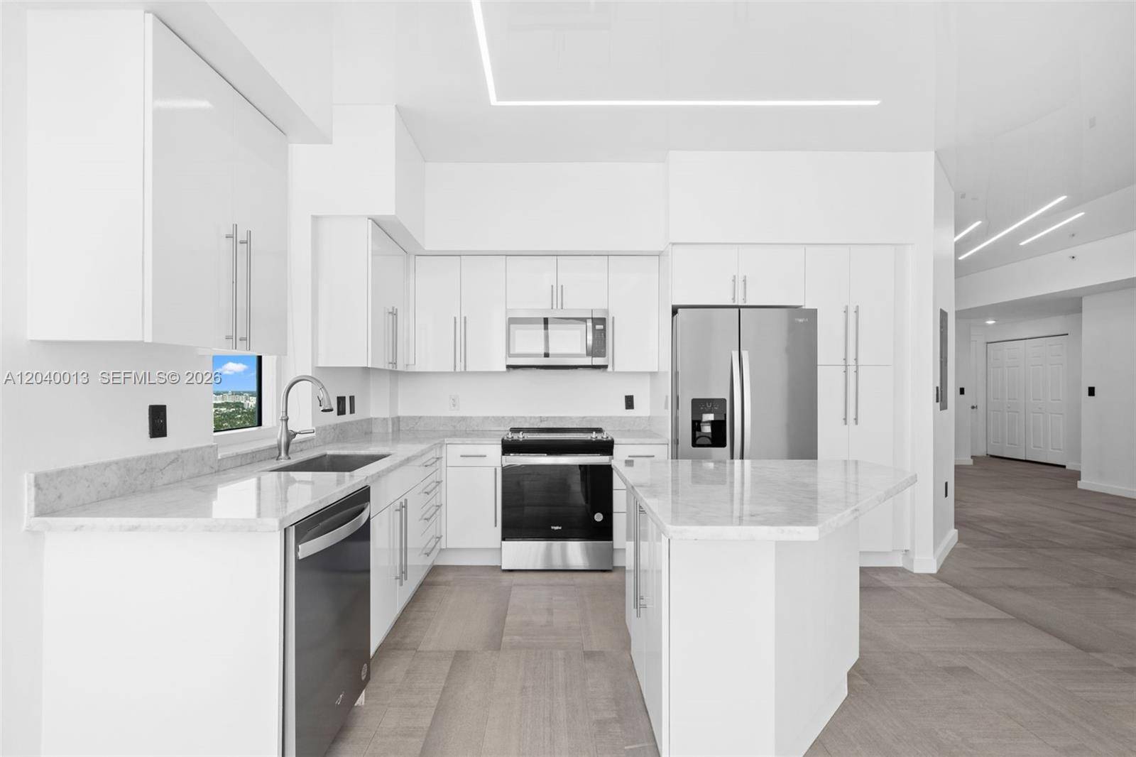1745 E Hallandale Beach BlvdHallandale Beach - Condo 5+ Stories,Condo condo unit PH05W - picture