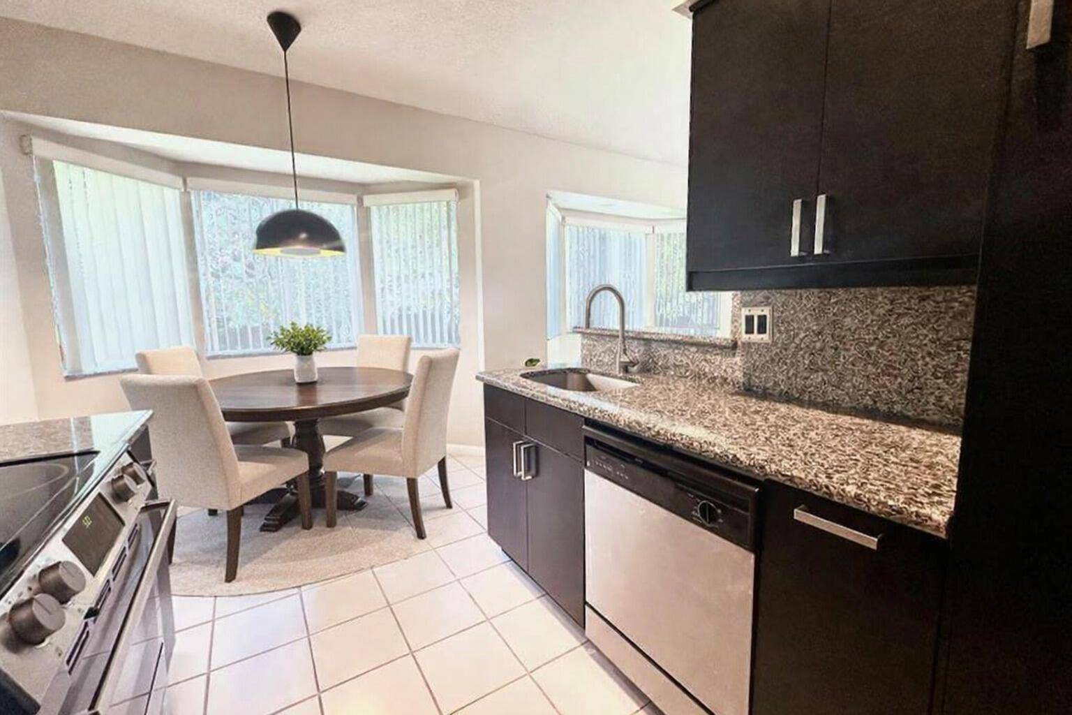 9202 NW 9thPlantation - picture