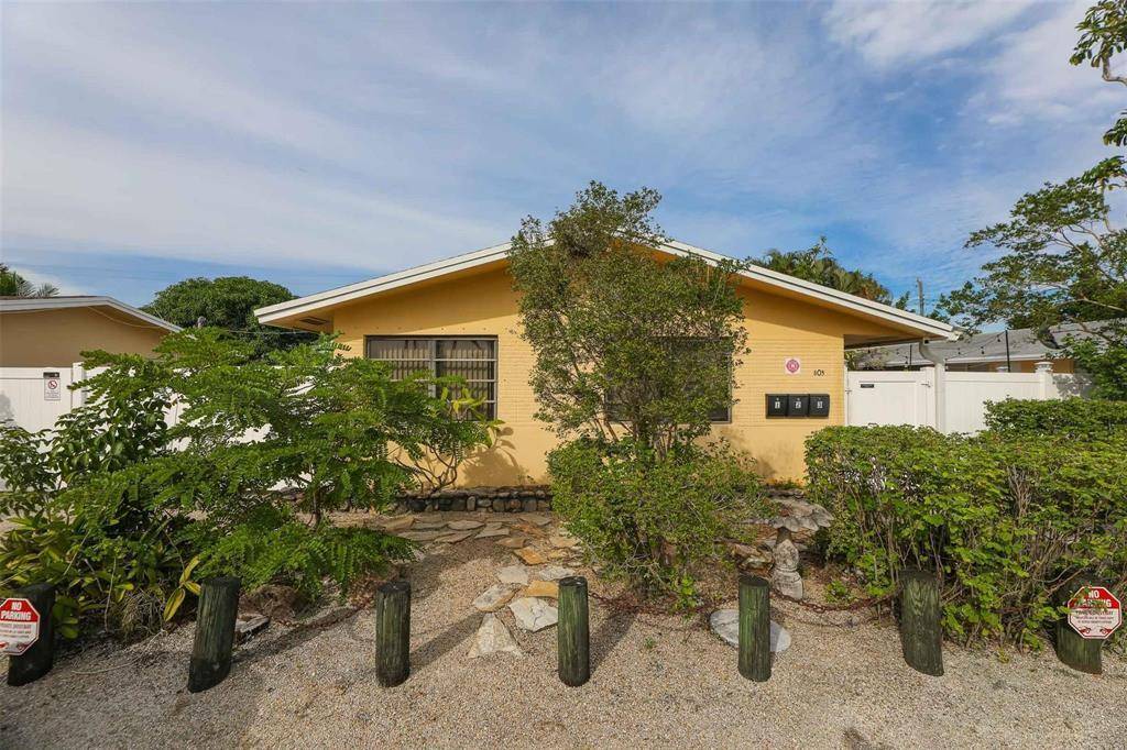 805 NE 40thOakland Park - Triplex condo unit 1-3 - picture