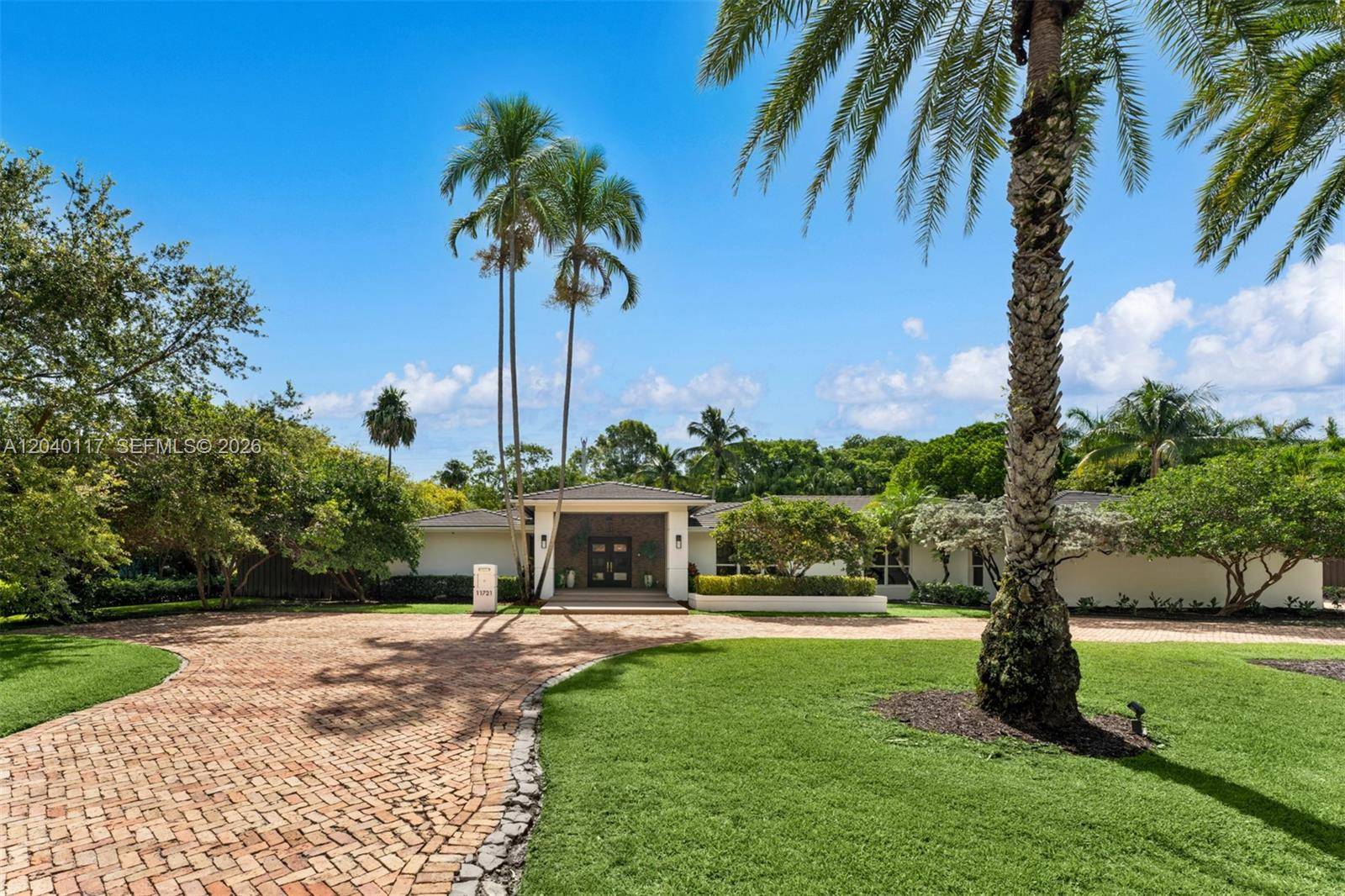 11721 Jacaranda PlCoral Gables - picture