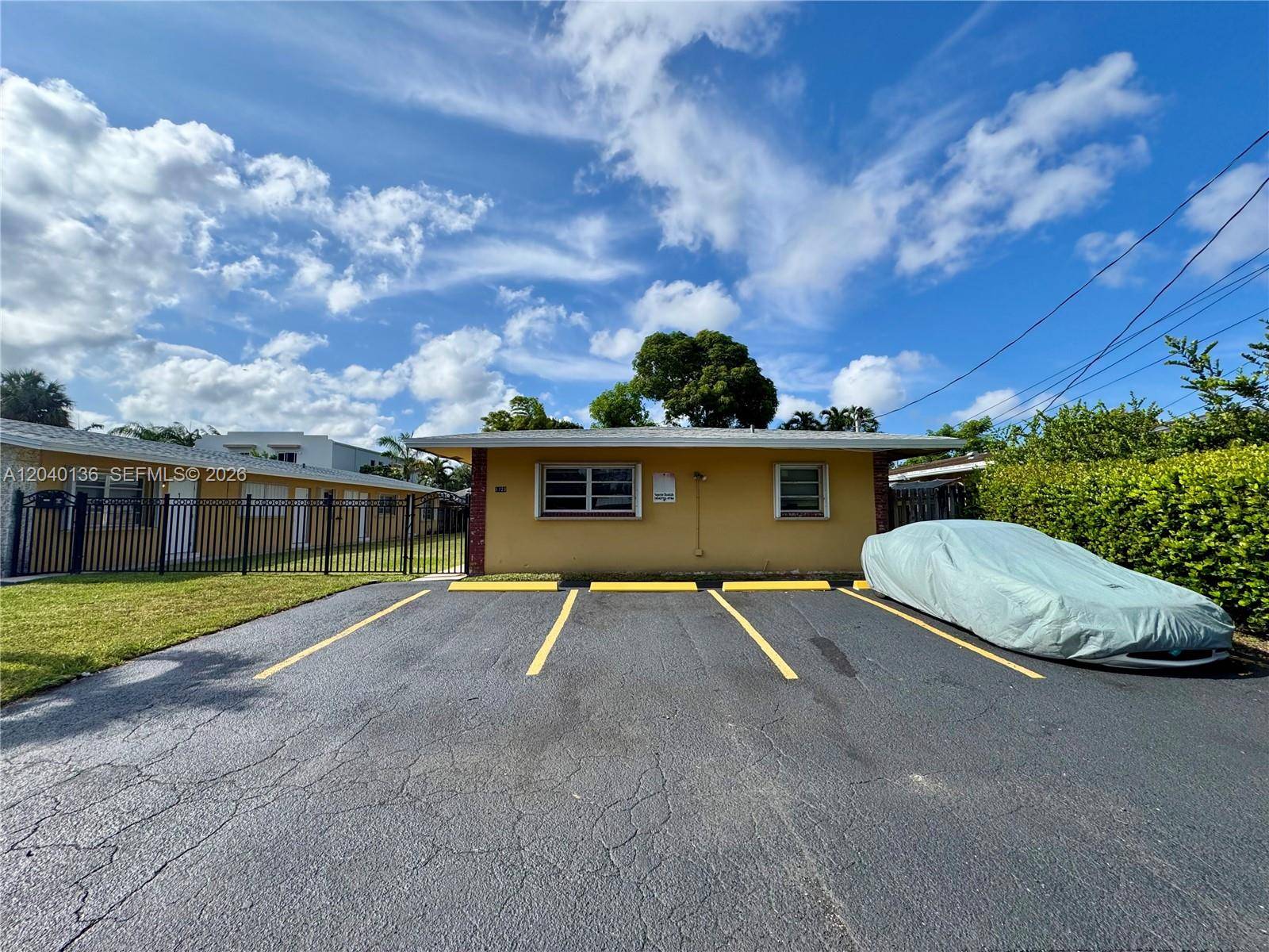 1723 SW 21st StFort Lauderdale - picture