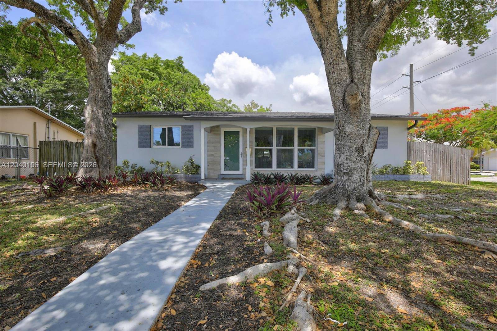 2220 N 40th AveHollywood - picture