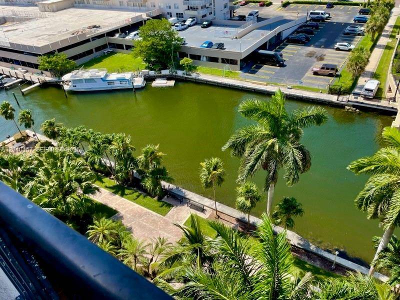 17150 N Bay RdSunny Isles Beach - PORTO BELLAGIO CONDO condo unit 2912 - picture