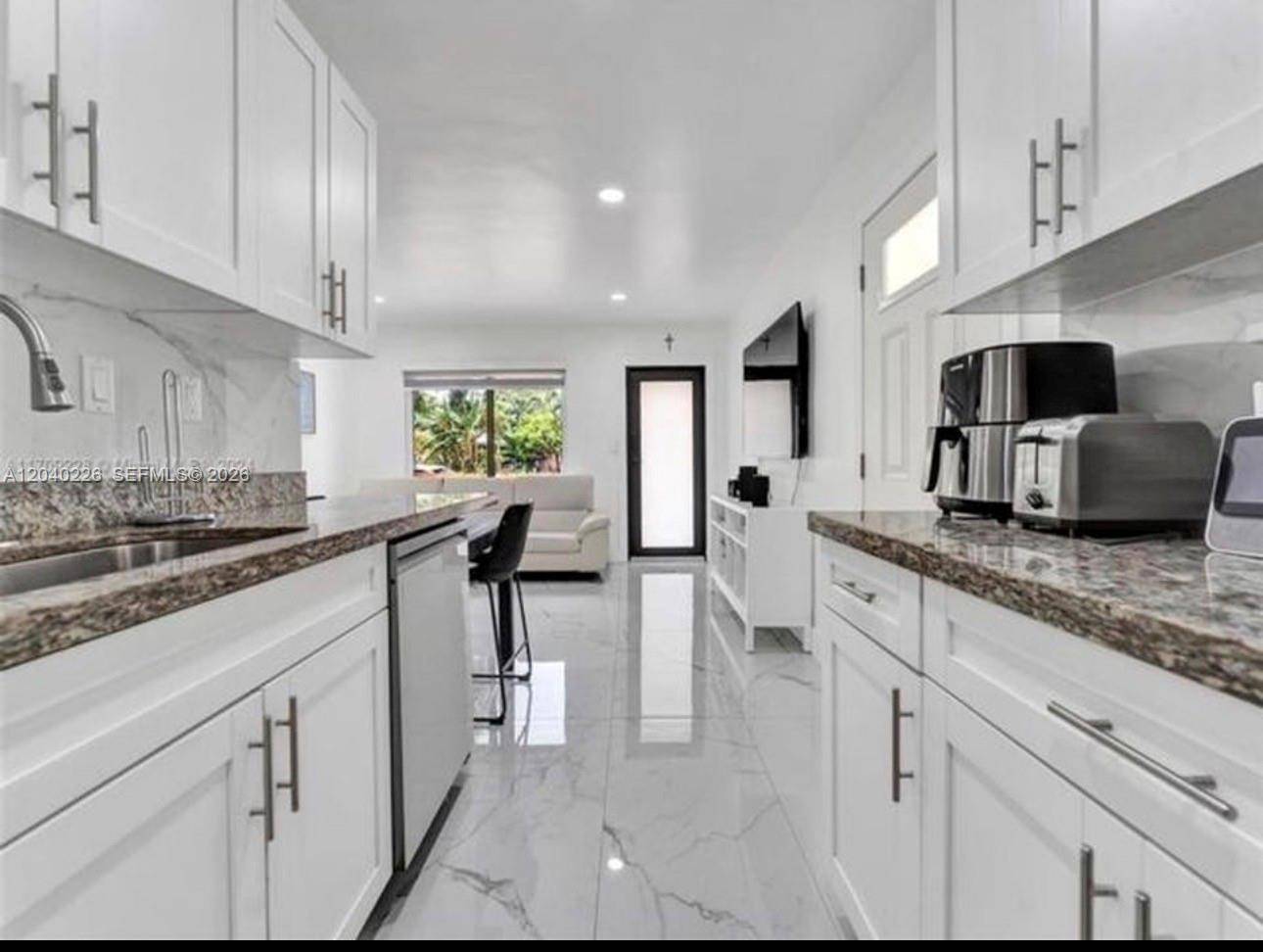 2730 NE 16th avePompano Beach - picture