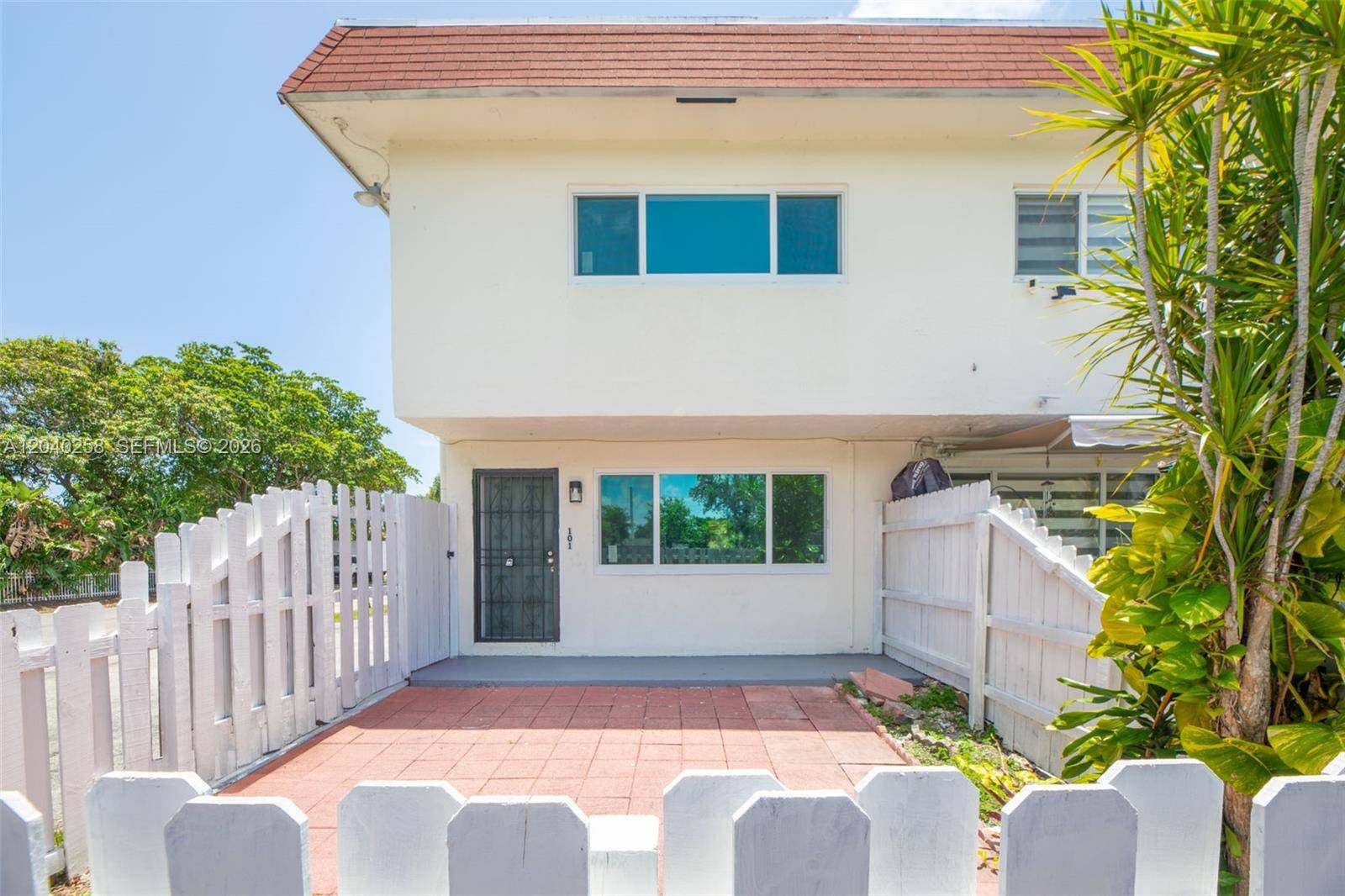 1450 NE 151st StMiami - THE LOFTS TOWN VILLAS CON condo unit 101 - picture