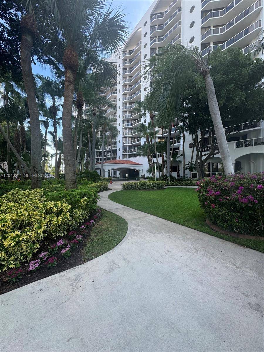 3610 Yacht Club DrAventura - Condo 5+ Stories,Condo condo unit 215 - picture
