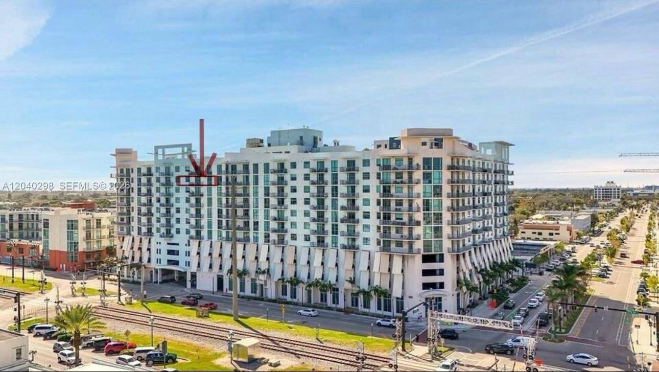 140 S Dixie HwyHollywood - HOLLYWOOD STATION RES CON condo unit 921 - picture