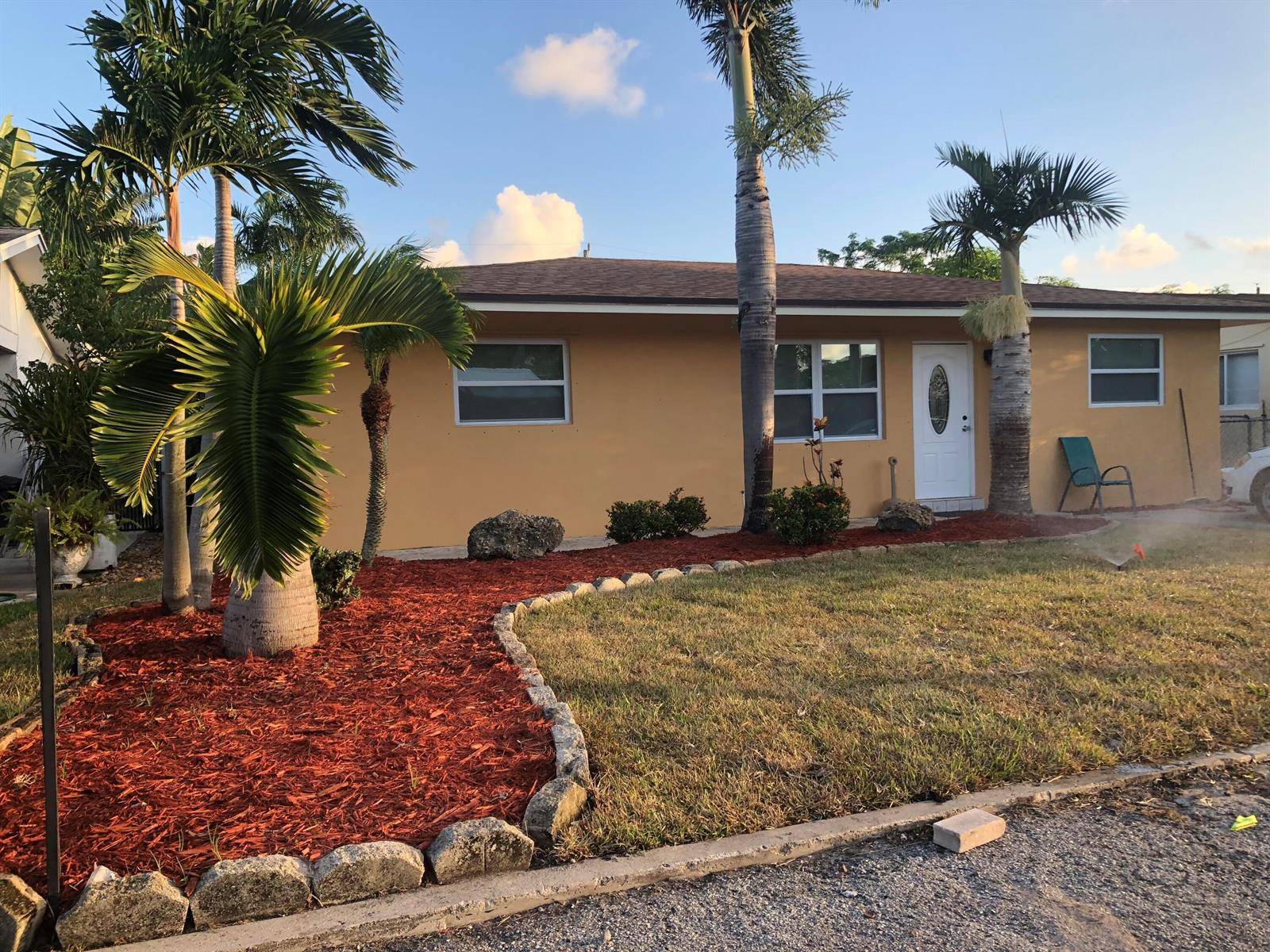 616 W BrowardLantana - picture