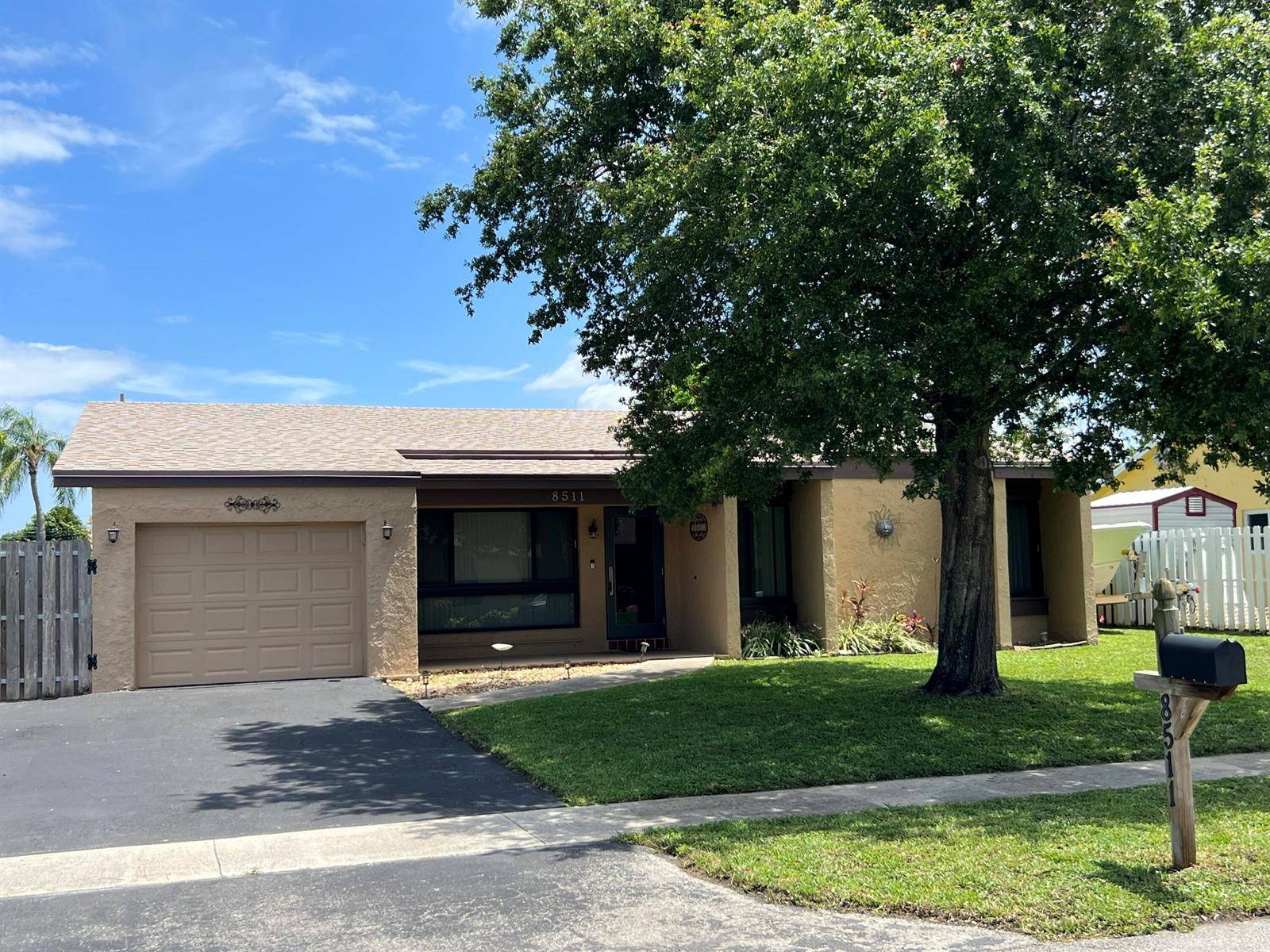 8511 NW 8thPembroke Pines - picture