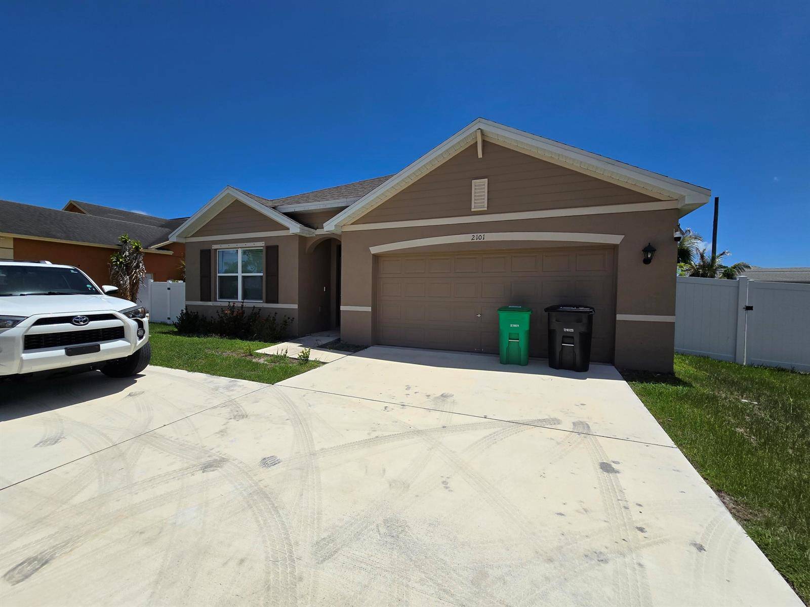 2101 SE FlorestaPort St. Lucie - picture