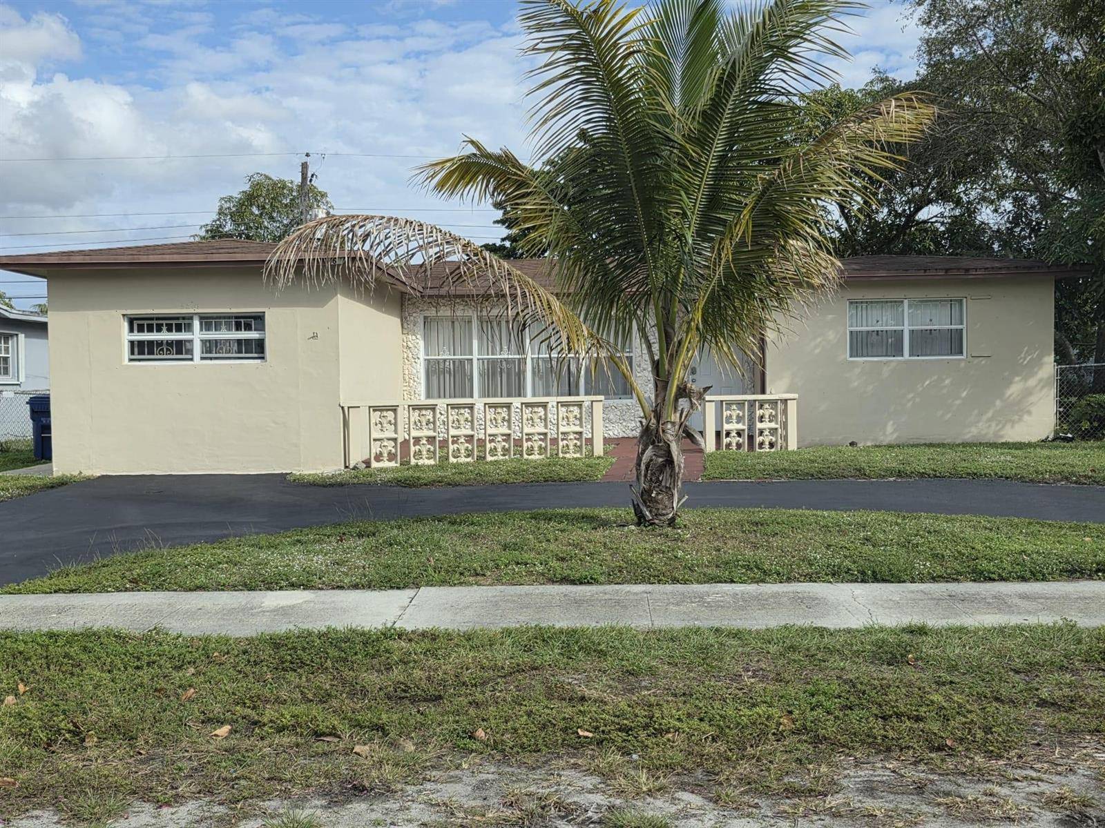 5261 NW 14thLauderhill - picture
