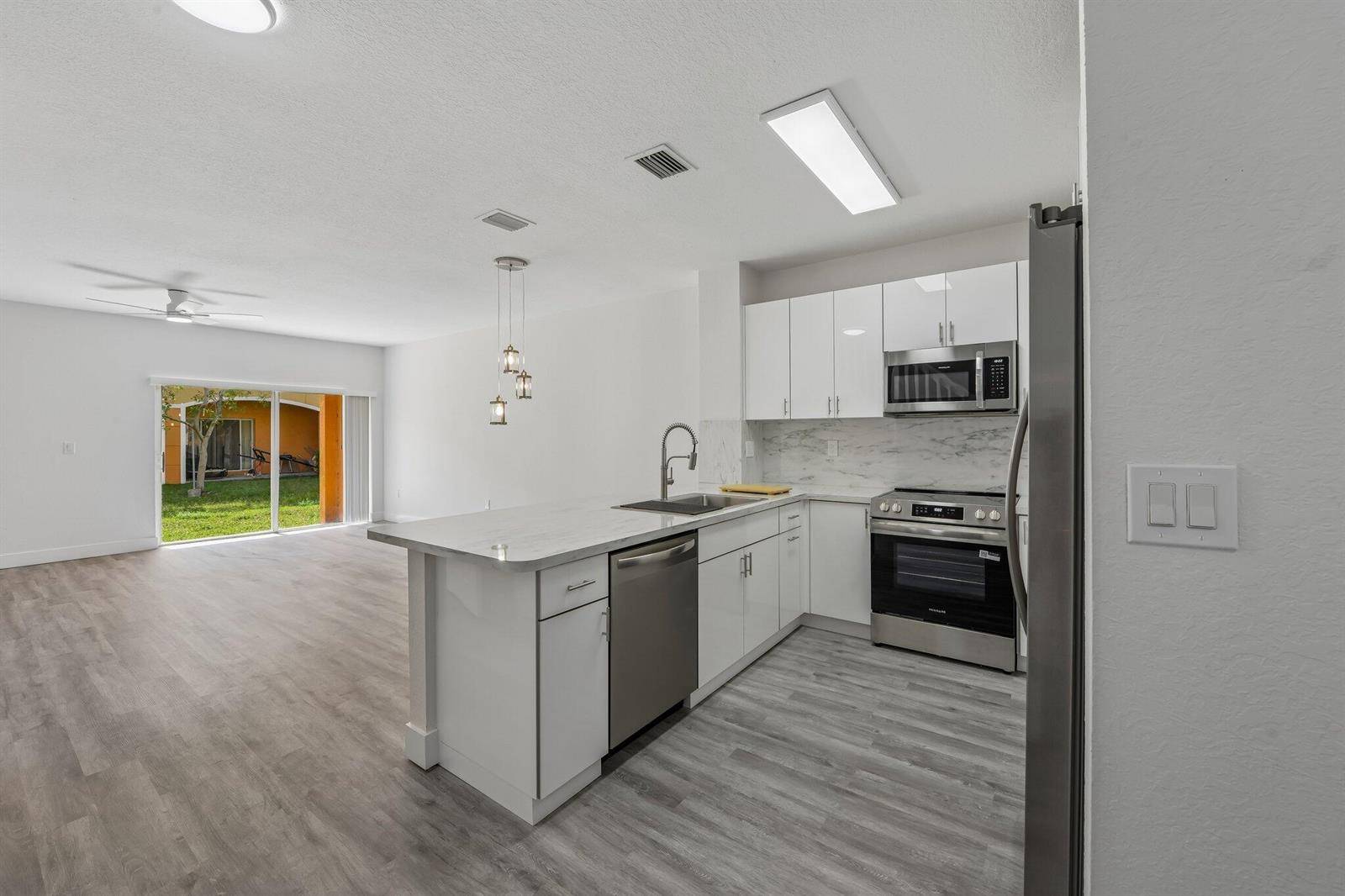 560 St TropezMargate - picture