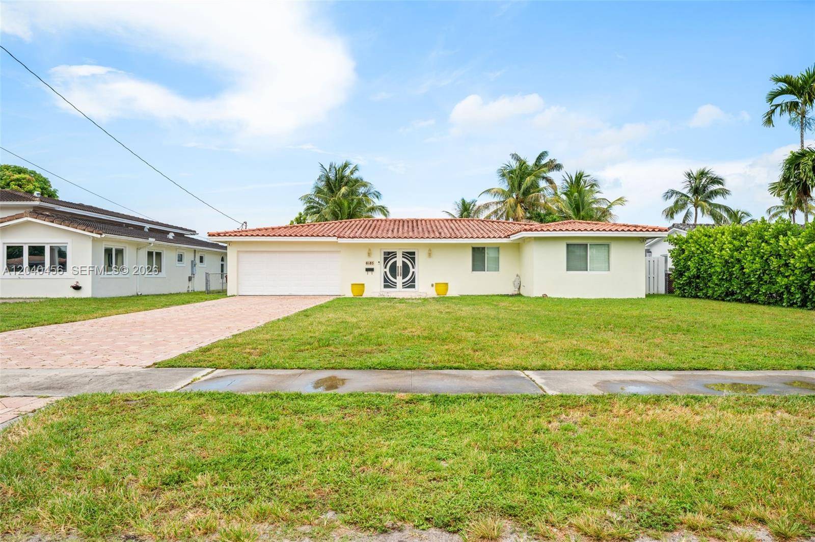 6185 W 10th AveHialeah - picture
