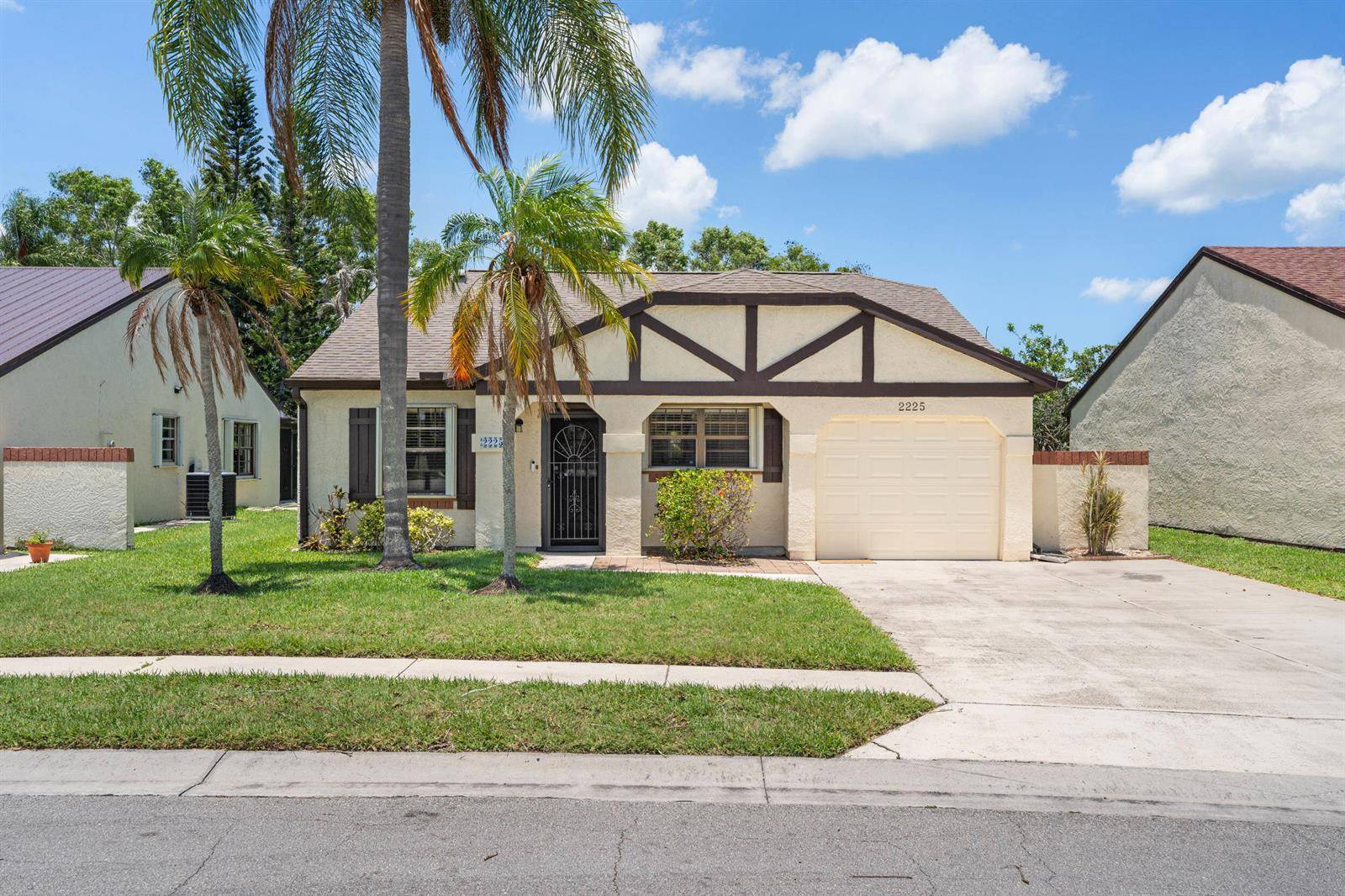 2225 SE Barrington - picture