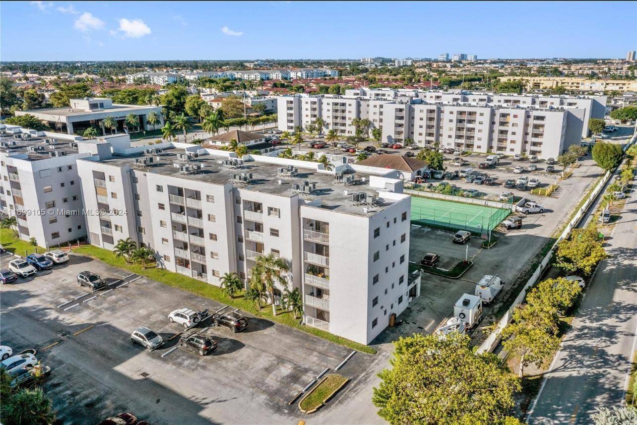 8145 NW 7thMiami - FONTAINEBLEAU GARDENS COND condo unit 208 - picture