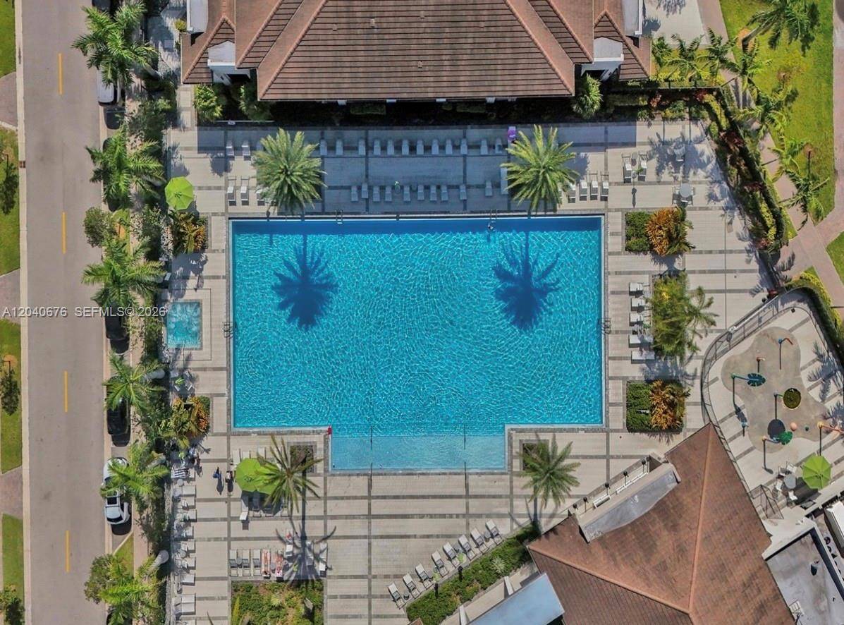 8001 NW 41st StDoral - DOWNTOWN DORAL SOUTH PHAS condo unit F-113 - picture