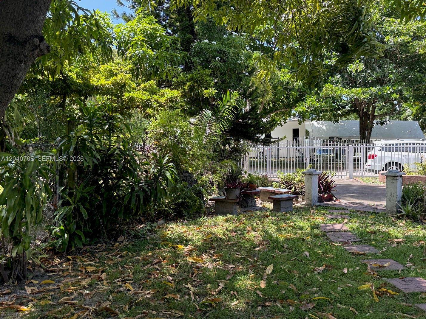 12600 Country Club LnMiami - picture